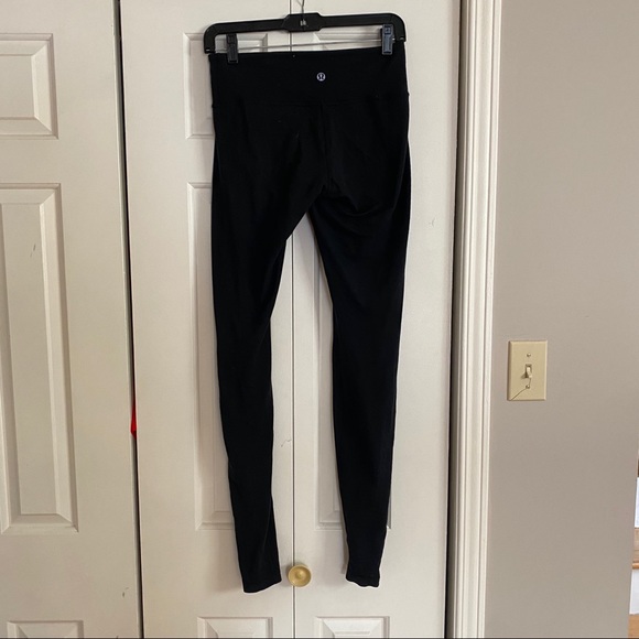 Black Lululemon leggings - Picture 4 of 4